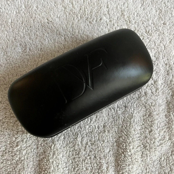 DIANE VON FURSTENBERG Black Sunglasses  Glasses Hard Clamshell Case 6.5 " x 3" - Picture 2 of 7